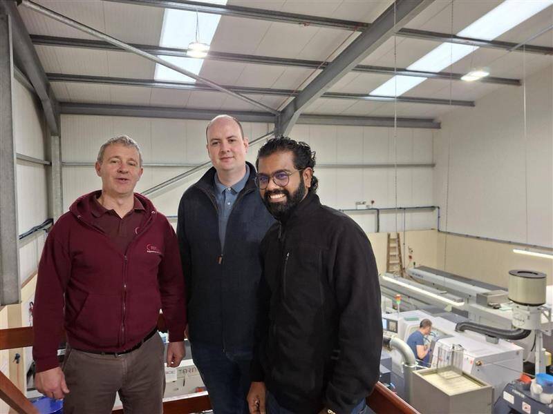 4db37ba5 e599 40f1 bd90 0fc2bcfdf204 002